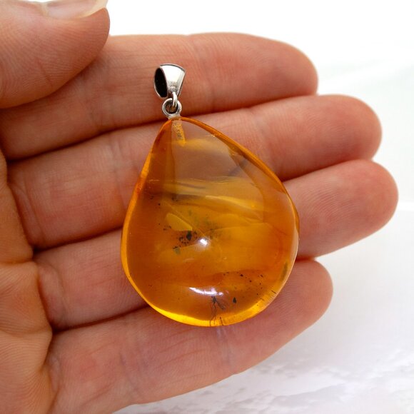 Baltic Amber Pendant with Insect Inclusion, 100% Natural Golden Amber stone 11gr - Picture 3 of 8